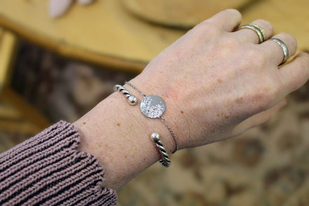 Idée cadeau bijou femme jonc argent femme torsade bracelet argenté pleine lune