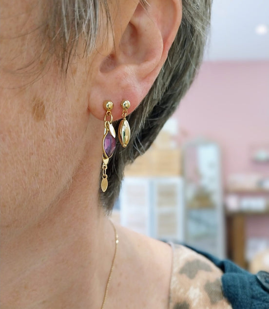 mono boucle dorée pendante