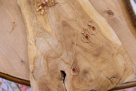 Collier TRÉSOR doré quartz teinté framboise