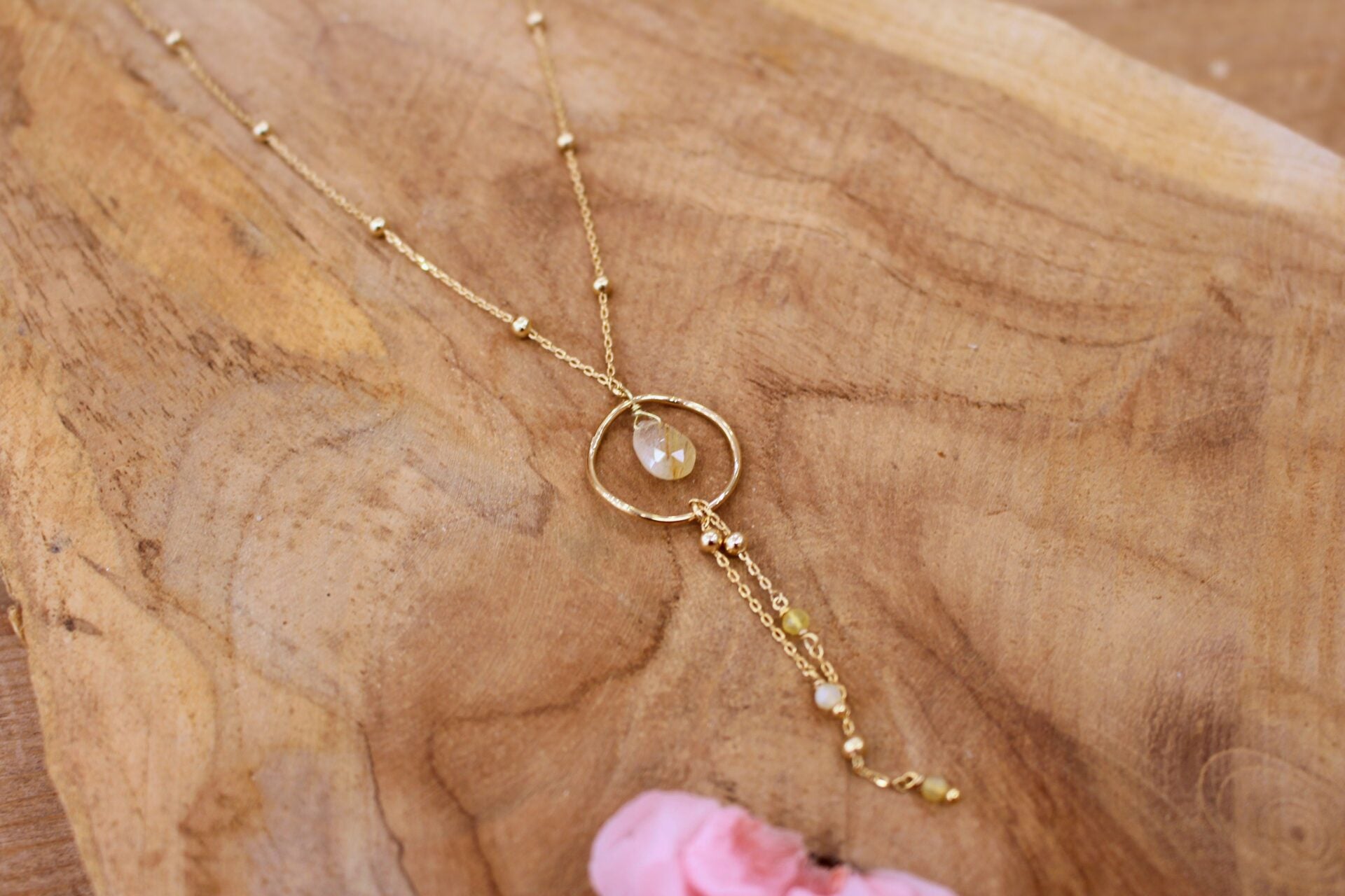 pendentif collier long pierre naturelle de quartz rutile. idée cadeau bijou femme