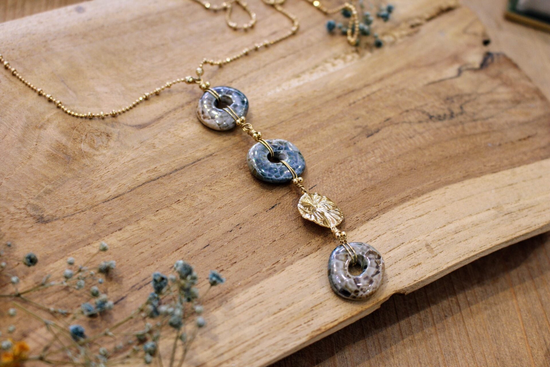 pendentifs en céramique bleu collier long genese bijou femme