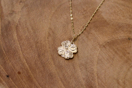 Collier LOVE