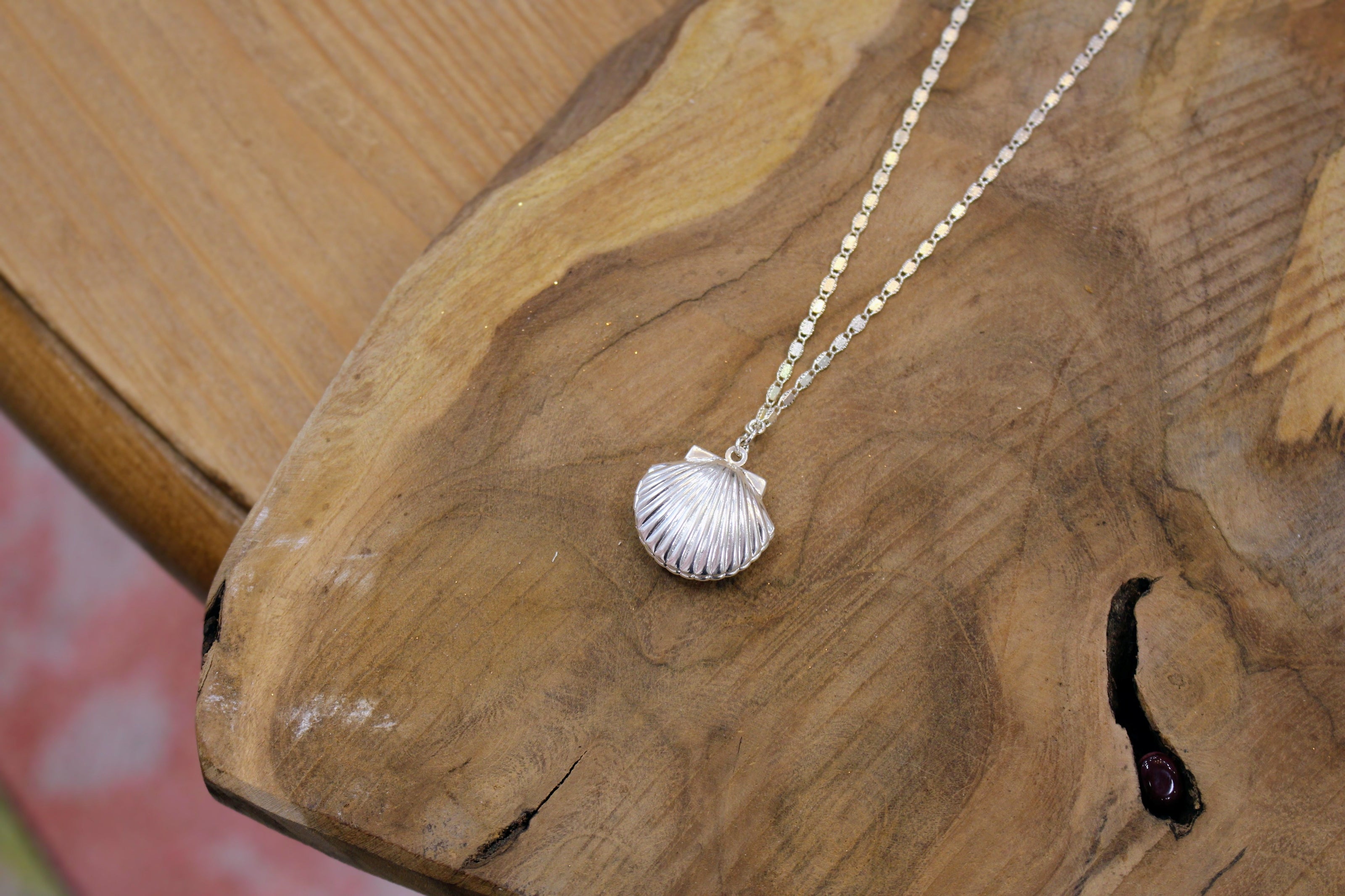 Collier argenté CHEMIN ( variation Bola de grossesse existante )