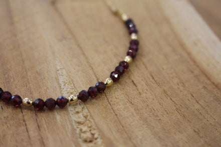 perles grenat collier ras du cou