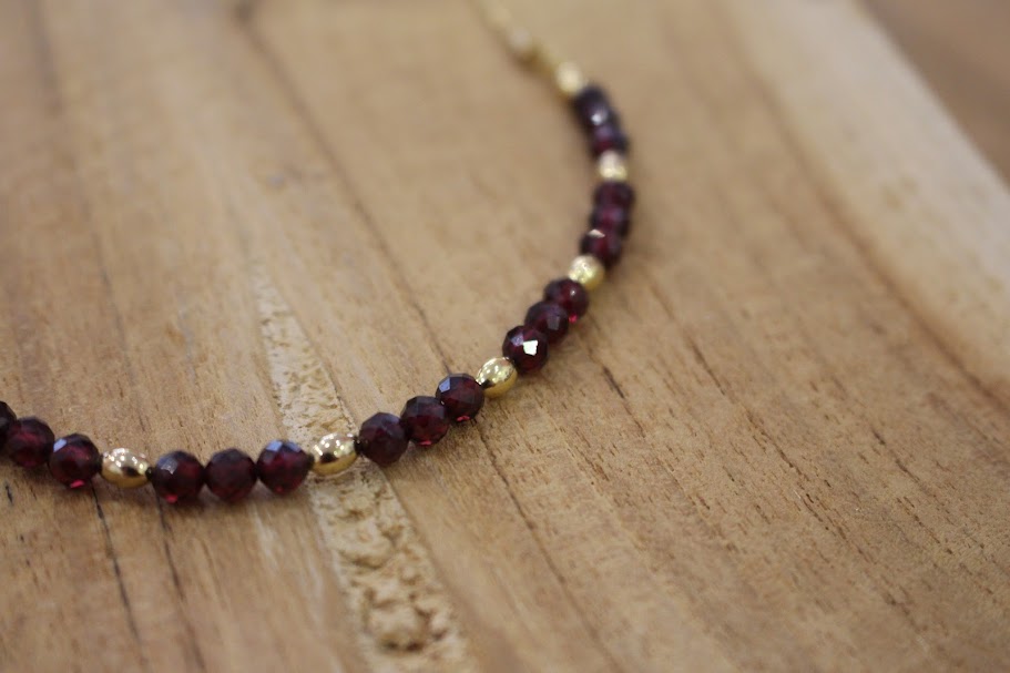 perles grenat collier ras du cou