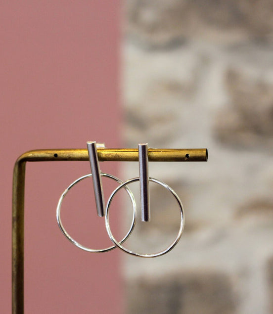 Idée cadeau bijou femme petites boucles d'oreilles argentées anneaux