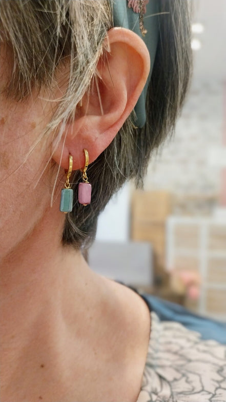 petites boucles d'oreilles pampilles céramique belu et rose idée cadeau bijou artisanal