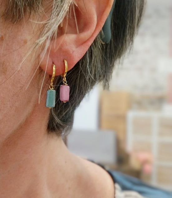 petites boucles d'oreilles pampilles céramique belu et rose idée cadeau bijou artisanal