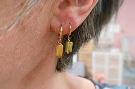 petites boucles d'oreilles pampilles céramique orange et rose idée cadeau bijou artisanal