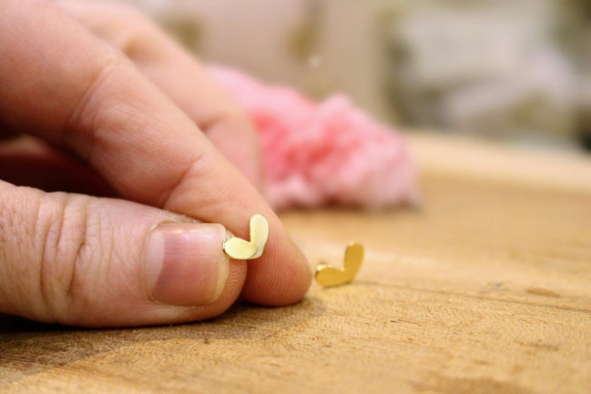 petites boucles d'oreilles puce coeur
