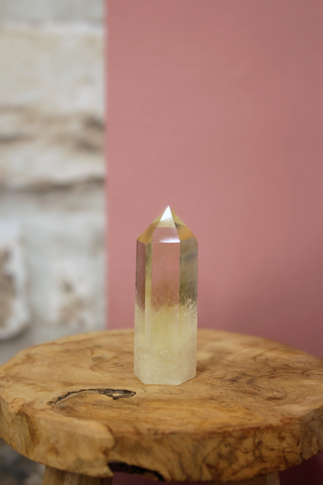 Pierre pointe polie citrine naturelle qualité AA 77 gr