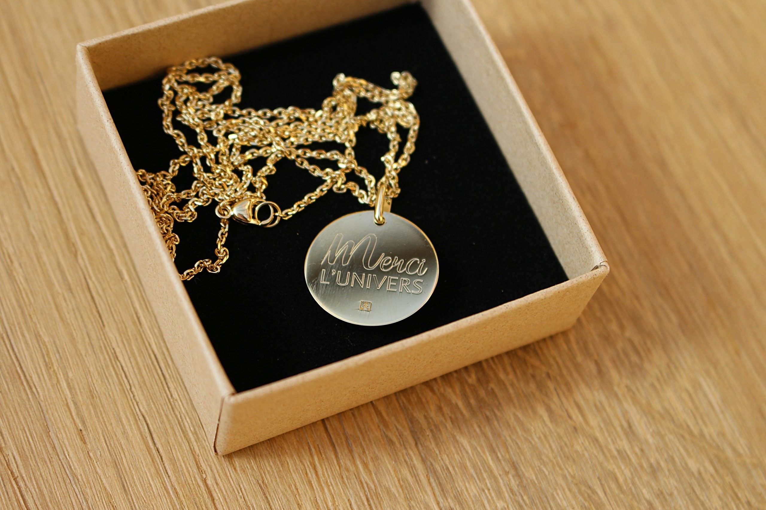 collier-solaire-gravure.JPG