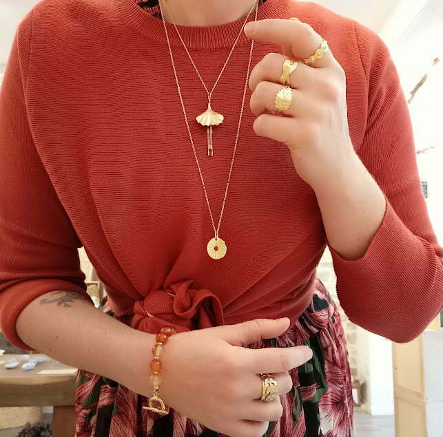 bijoux dorés pour femme