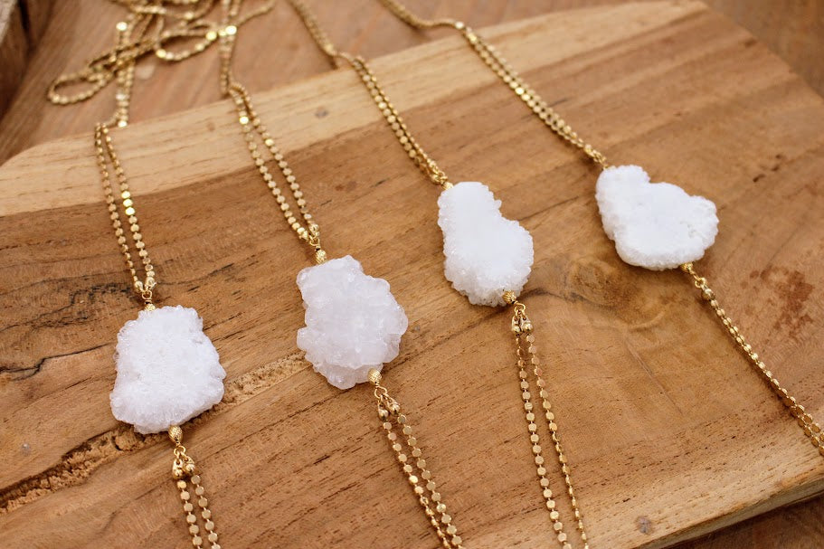 Collier sautoir SILENCE  tranche de cristal de roche brut